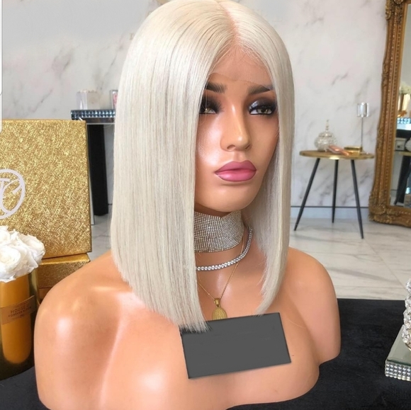 Blonde Bobcut Wig - Picture 2 of 7